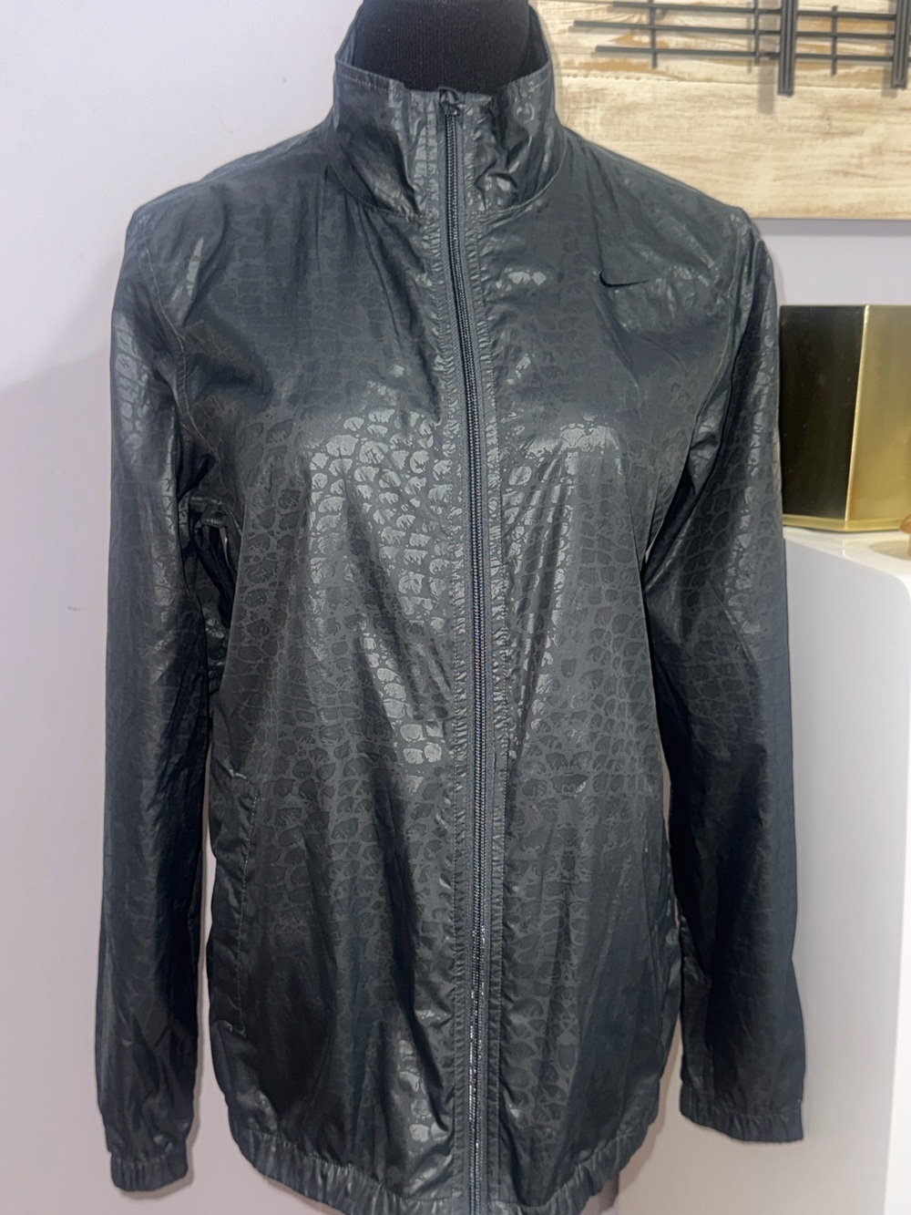 Nike Women’s Black Textured Full-Zip Utility Jacket size L